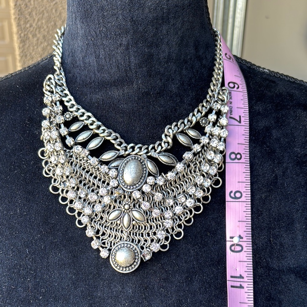 Elegant Silver Statement Necklace. EUC - Picture 4 of 4